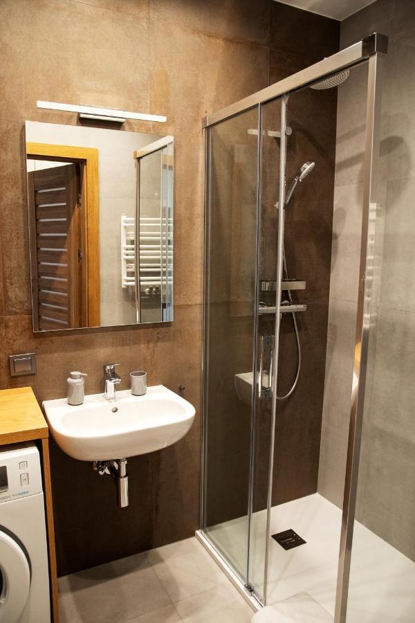 Maya'S Flats & Resorts 41 - Walowa 25 กดัญสก์ ภายนอก รูปภาพ